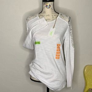 White lace long sleeve tee NWT Earth Yoga